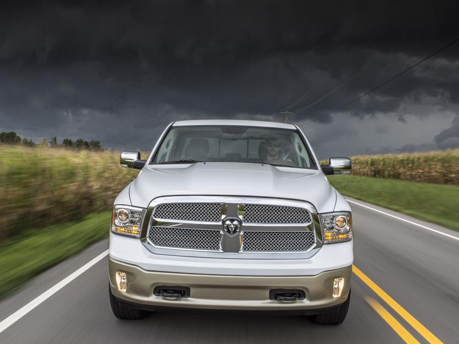  Dodge Ram 1500 Laramie Longhorn Crew Cab 2013 года  (фото 3 из 24)